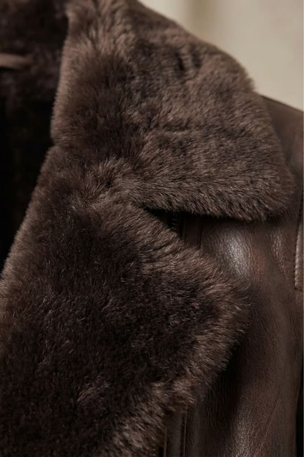 IRENA | Kurtka skórzana – elegancja z wykończeniem shearling